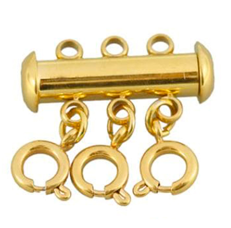 Conector en acero dorado con cierre imán para tres colgantes.
