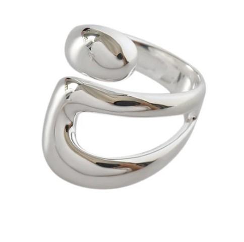 Anillo ajustable en acero liso plateado con forma espiral abombado redondo