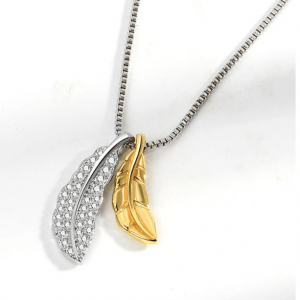 Colgante en plata con dos plumas