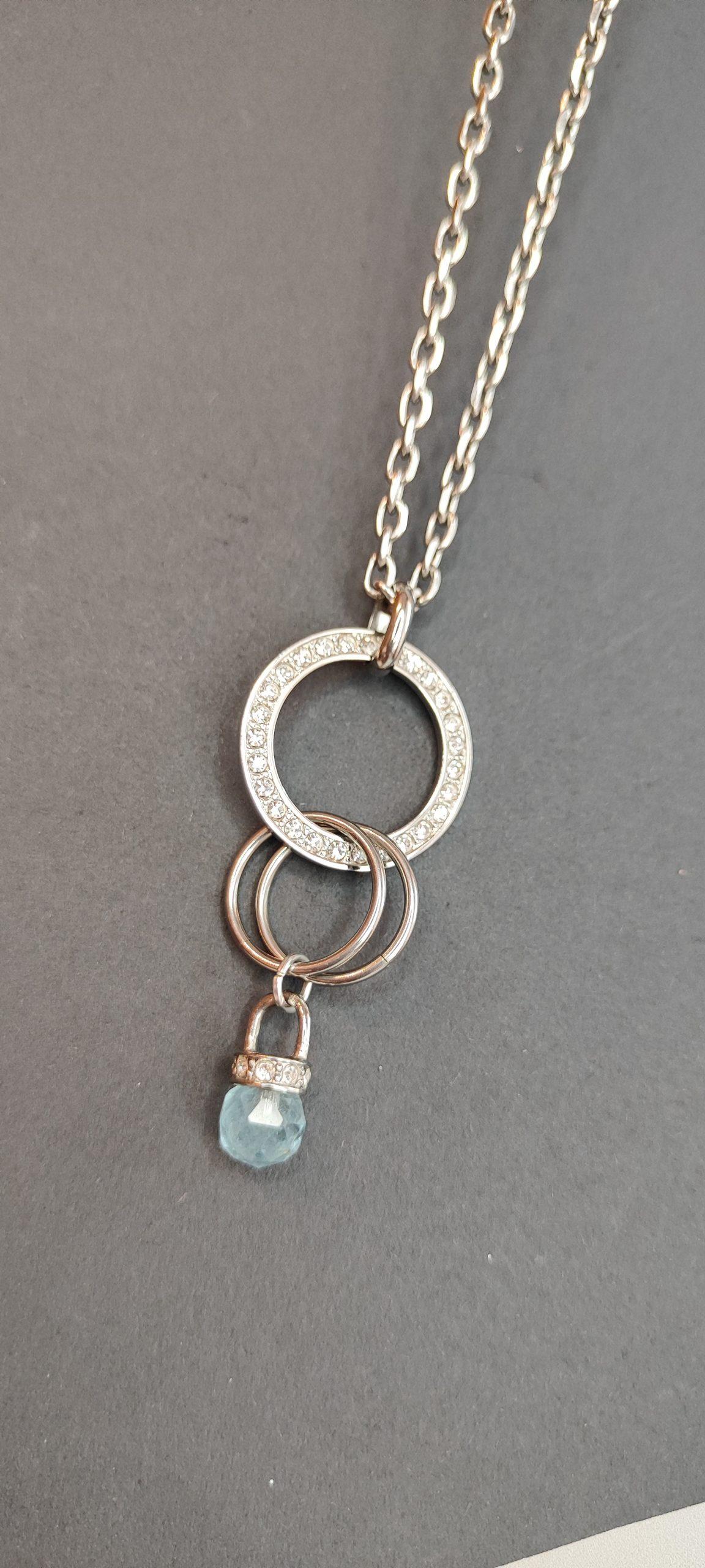 Collar en acero plateado con circonitas Collar en acero plateado con circonitas