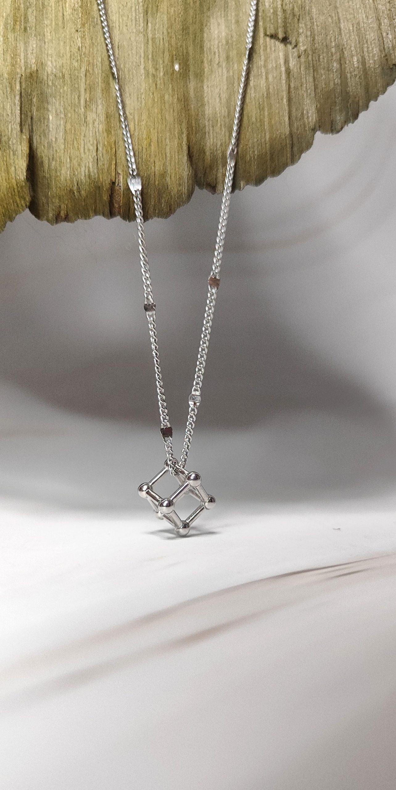 colgante en acero plateado en forma de cuadrado 3D cadena eslabón plano