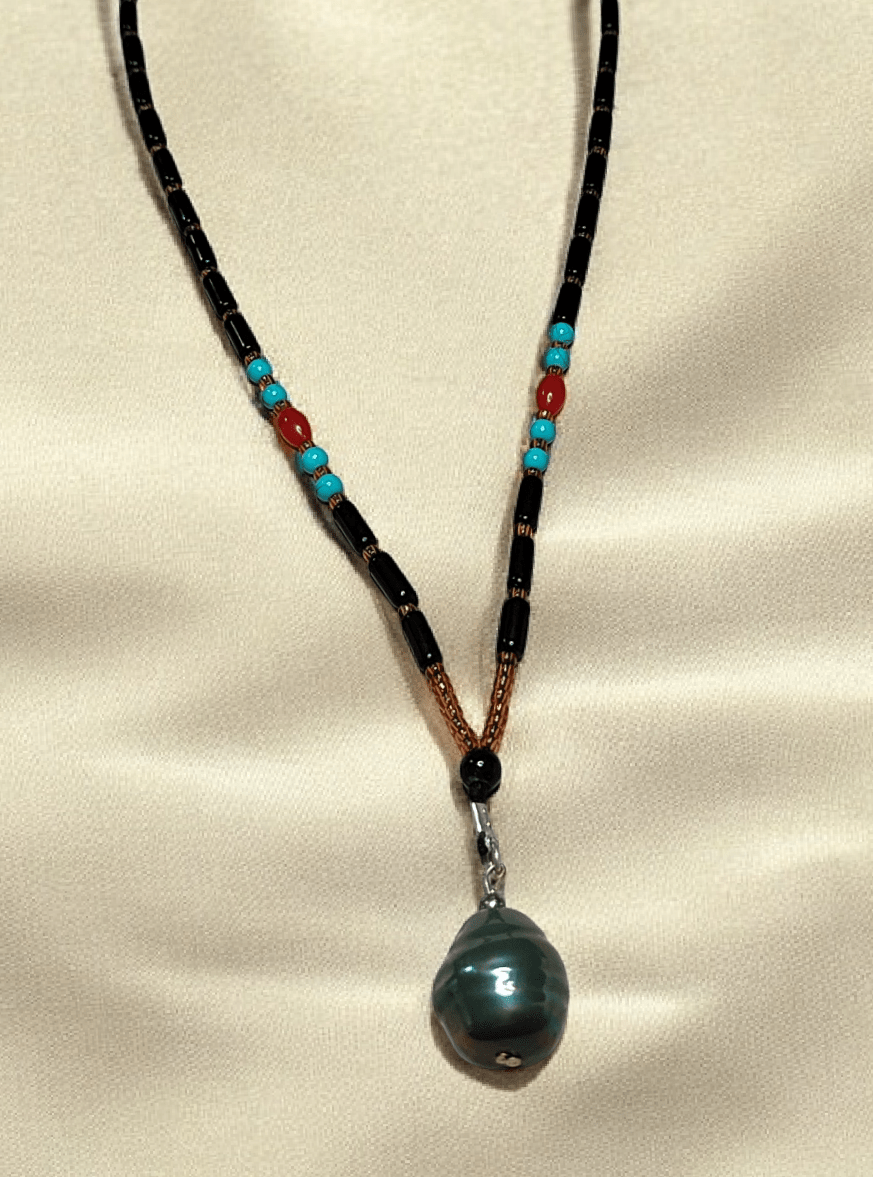 collar largo mineral ónix con turquesa ,cornalina y perla de cristal
