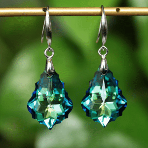 Pendientes largos color verde en acero plateado